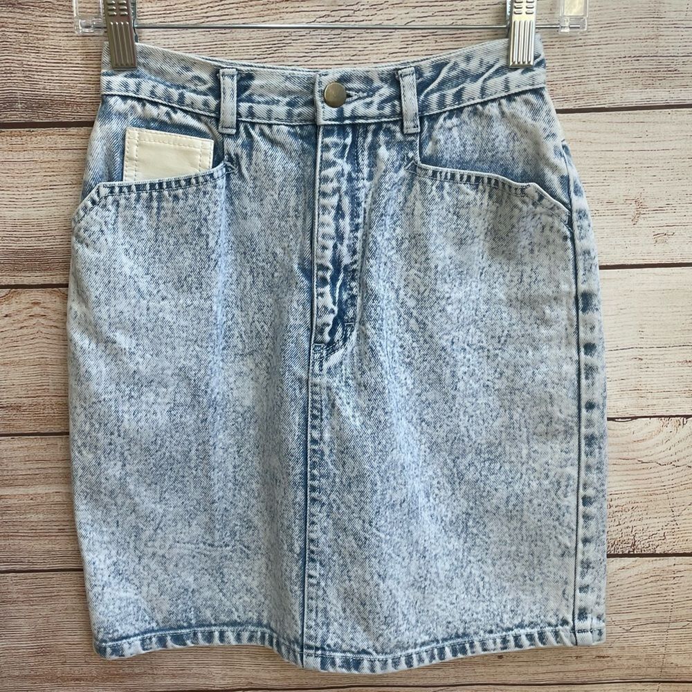 VINTAGE EXTRA BLUES JEAN SKIRT IN ACID WASH‎